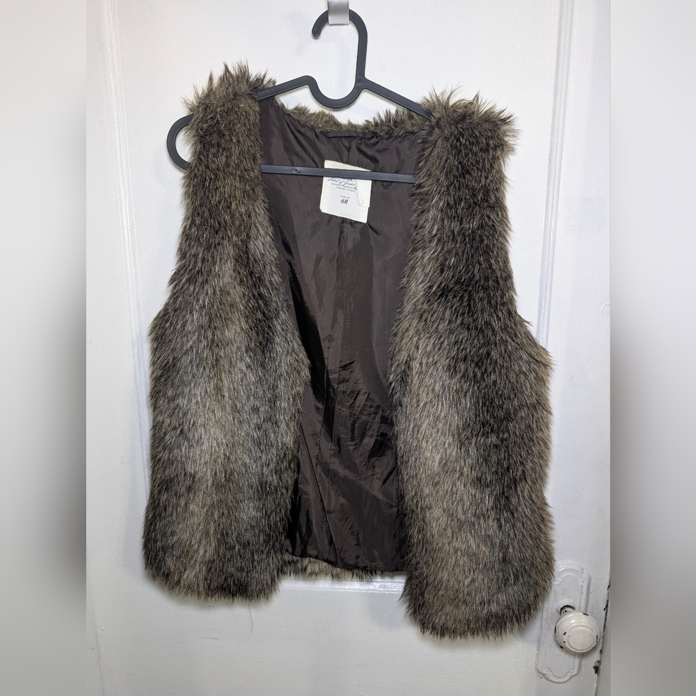 H&M L.O.G.G. Faux Fur Vest in Black and Brown in Size Small
